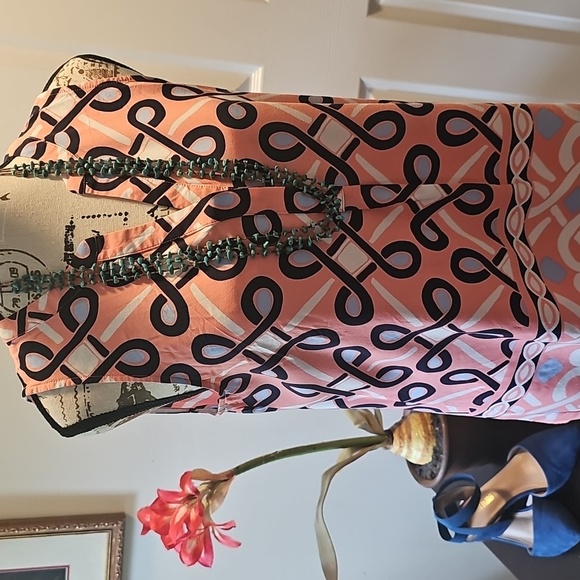 Crown and Ivy Chic Pink and Black Patterned Blouse - Picture 5 of 12